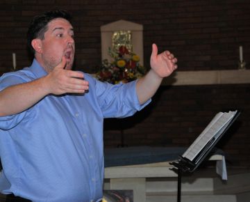 Lee Dunleavy, our new MD, at our new rehearsal venue, All Saints Emscote (July 2021)